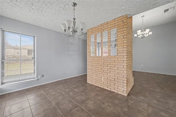 $1,950 | 319 Richvale Lane, Houston, TX 77598