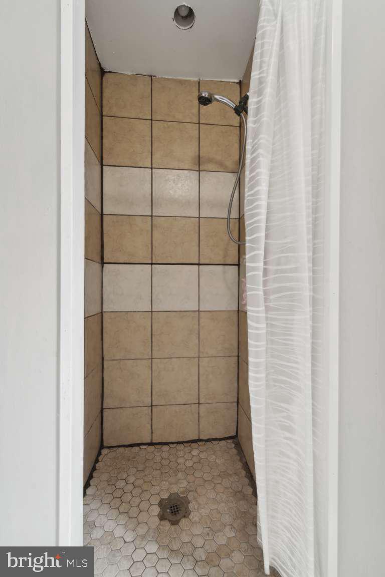 331 North 64th Street Philadelphia, PA 19139 - Photo 28 of 34