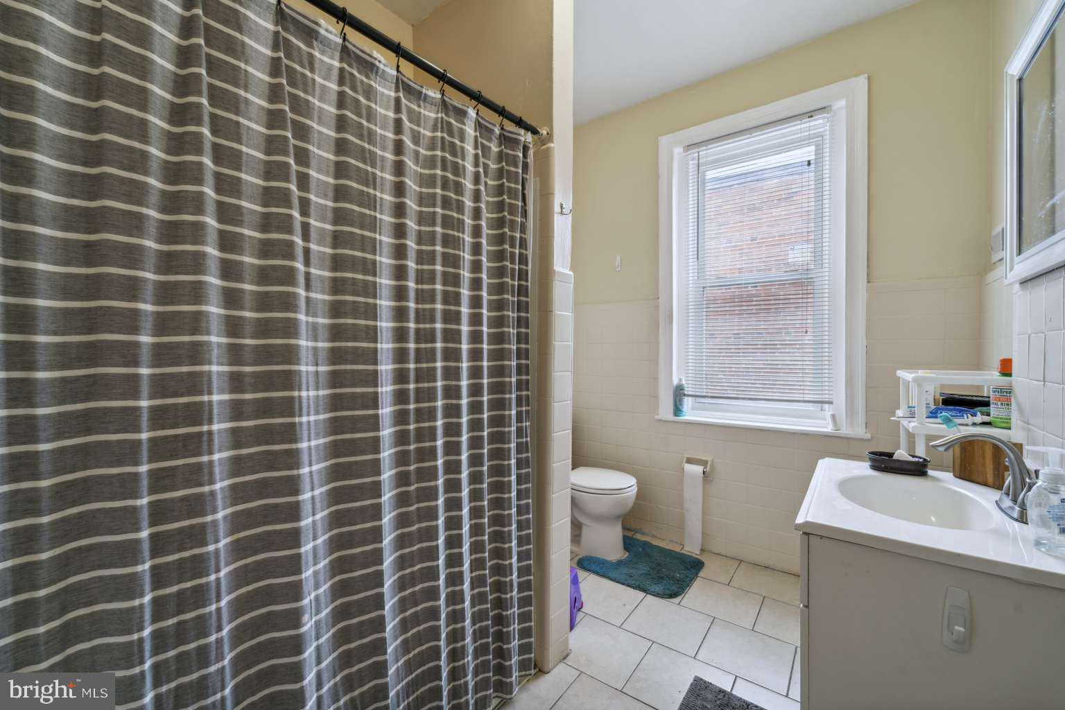 331 North 64th Street Philadelphia, PA 19139 - Photo 5 of 34