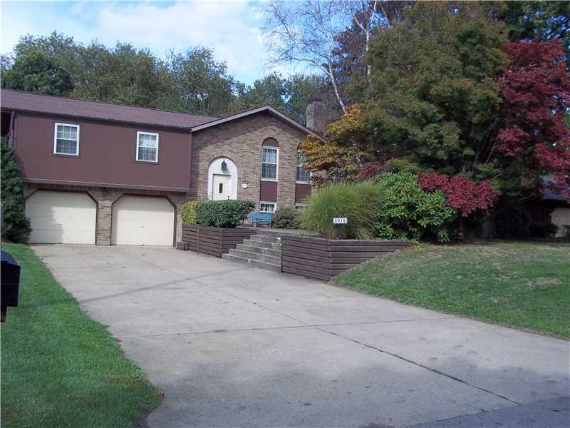 2016 Kentucky Lane Rochester, PA 15074 - Photo 1 of 25 Exterior Front.