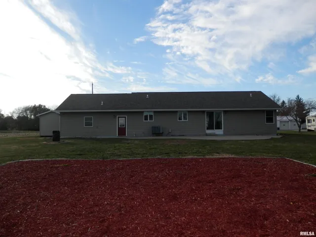 $398,000 | 505 Beech Street, Andover, IL 61238