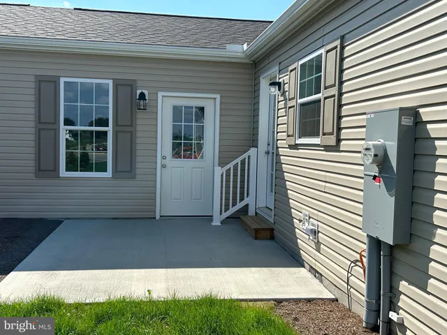 $297,730 | 466 Eastwood Lane, Lancaster, PA 17601