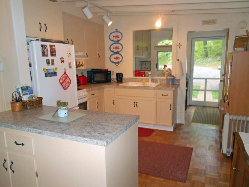 16 Raccoon Ridge Cape Neddick, ME 03902 - Photo 17 of 32 NICELY UPDATED KITCHEN FULLY APPLIANCED