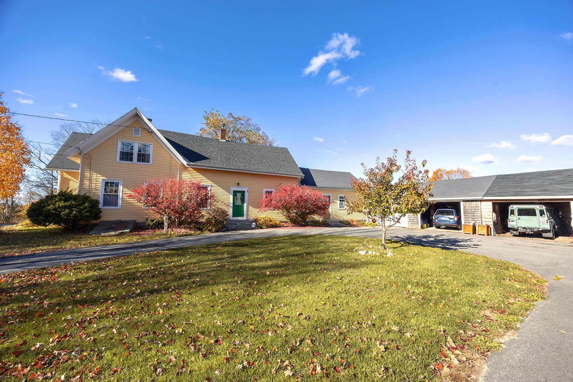 389 Higgins Road Pittsfield, ME 04967 - Photo 6 of 80 Main House with garage