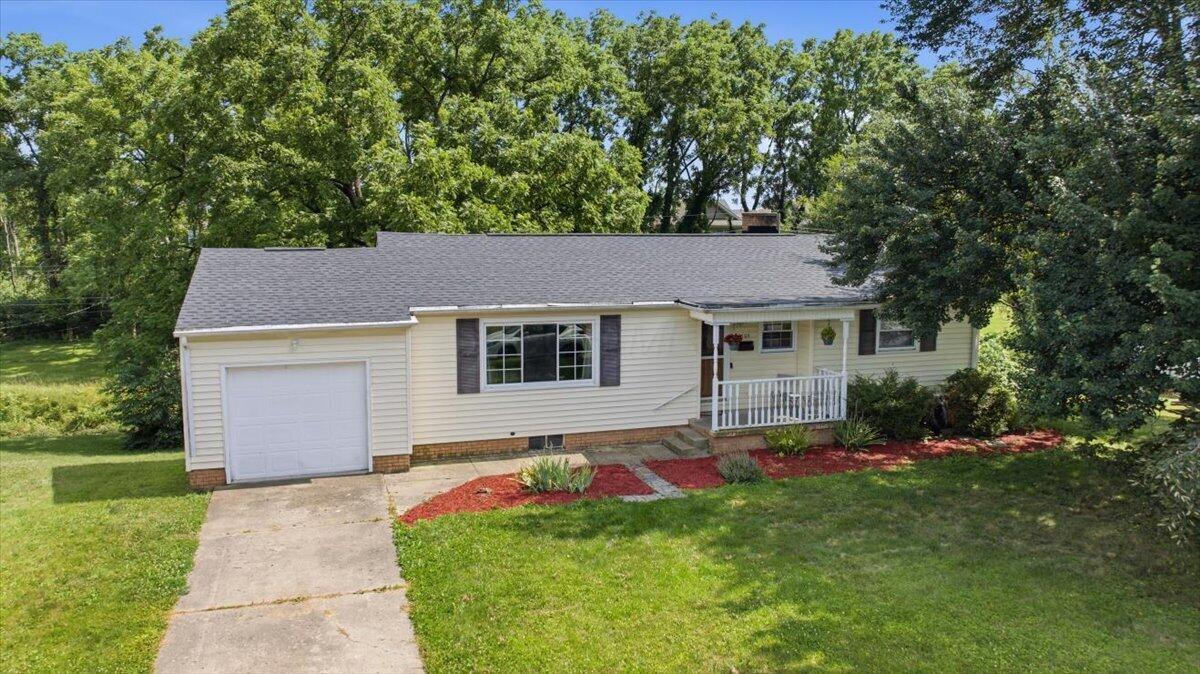 1805 Nelson Road Lancaster, OH 43130 - Photo 2 of 32 02-001