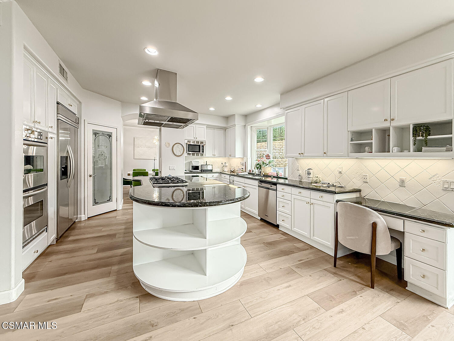 5816 Painted Pony Circle Simi Valley, CA 93063 - Photo 15 of 46 cFamily and Kitchen4