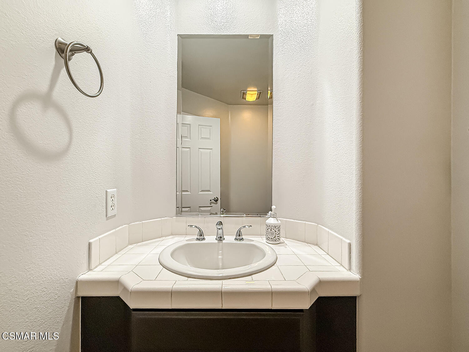 5816 Painted Pony Circle Simi Valley, CA 93063 - Photo 22 of 46 eLaundry and Powder2