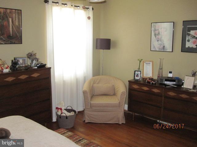 4318 Cedar Garden Road Baltimore, MD 21229 - Photo 14 of 30 Bedroom (Master)