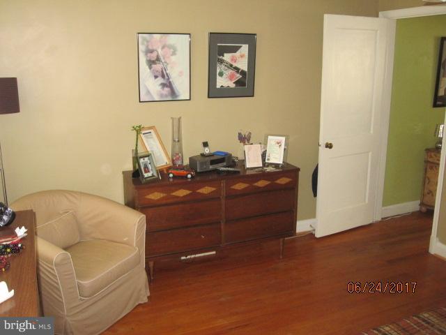 4318 Cedar Garden Road Baltimore, MD 21229 - Photo 15 of 30 Bedroom (Master)