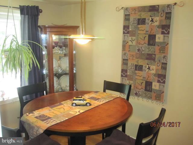 4318 Cedar Garden Road Baltimore, MD 21229 - Photo 9 of 30 Dining Room