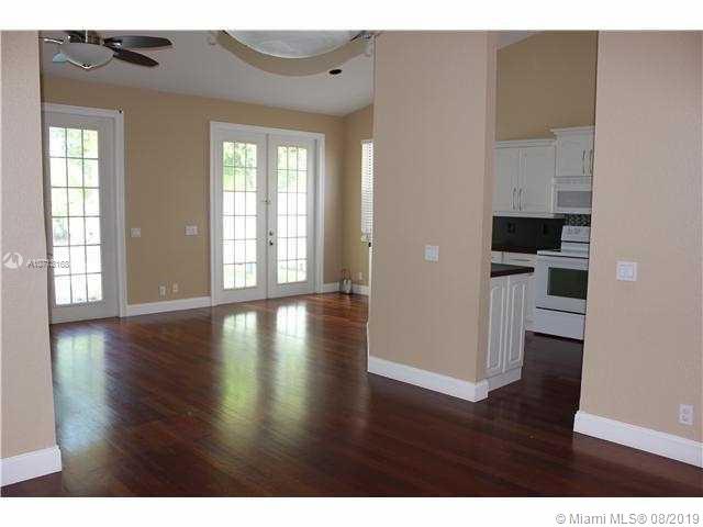 730 Falling Water Road Weston, FL 33326 - Photo 3 of 13