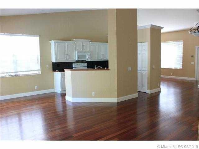 730 Falling Water Road Weston, FL 33326 - Photo 4 of 13