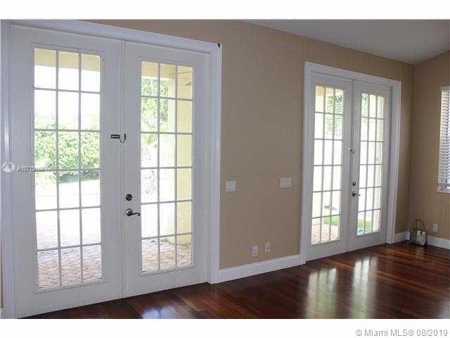 730 Falling Water Road Weston, FL 33326 - Photo 5 of 13