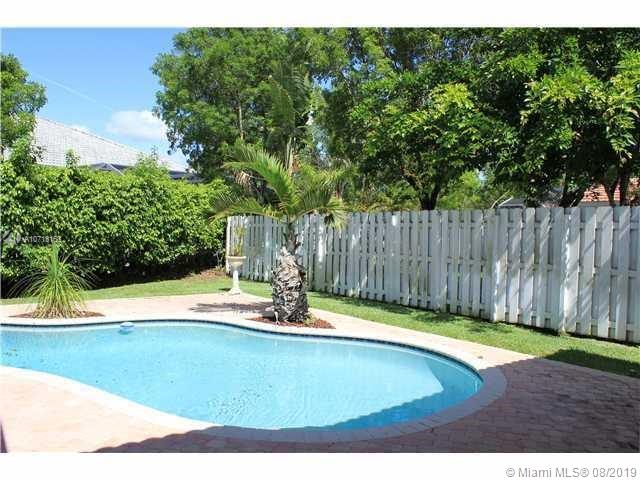 730 Falling Water Road Weston, FL 33326 - Photo 8 of 13