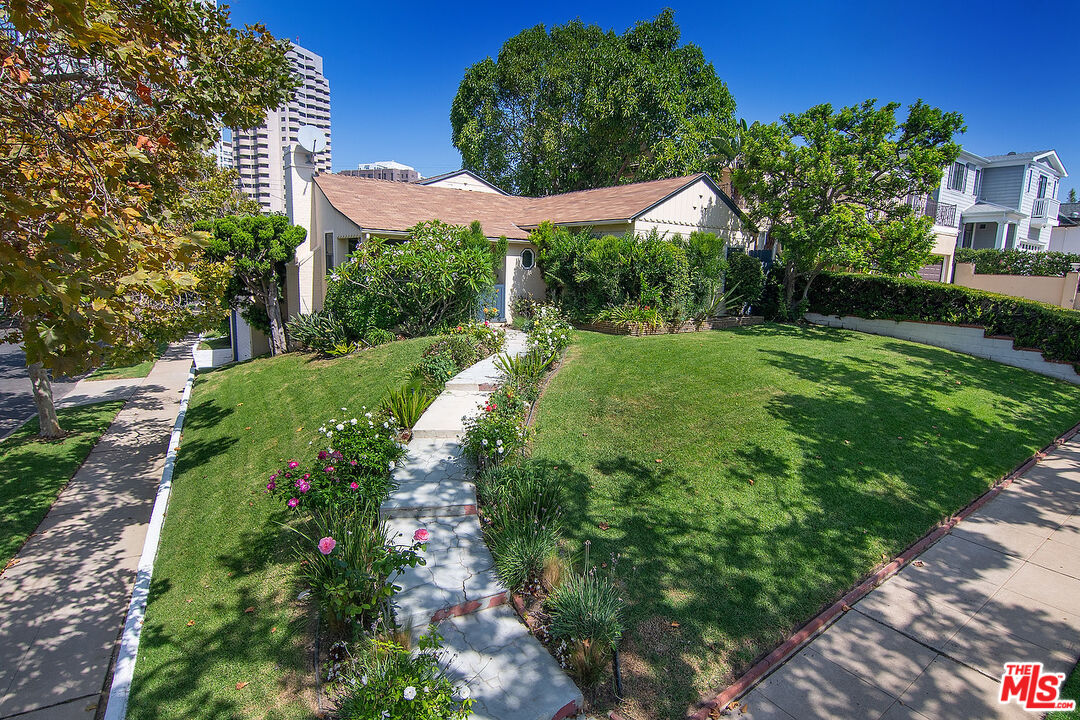 10537 Rochester Avenue Los Angeles, CA 90024 - Photo 2 of 52