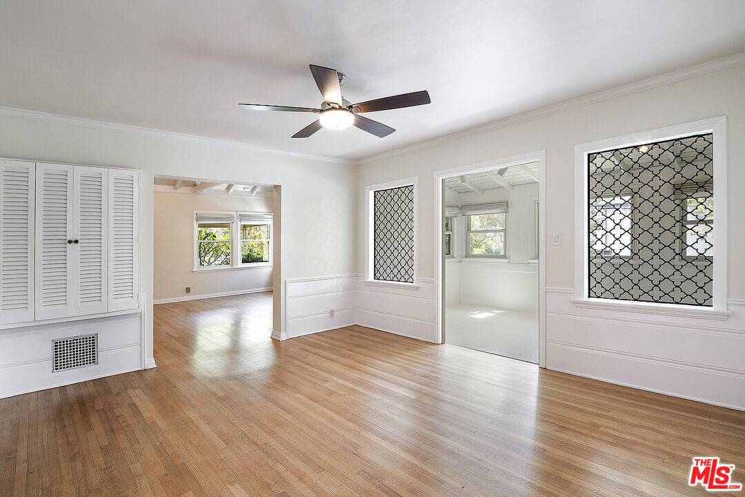 10537 Rochester Avenue Los Angeles, CA 90024 - Photo 14 of 52