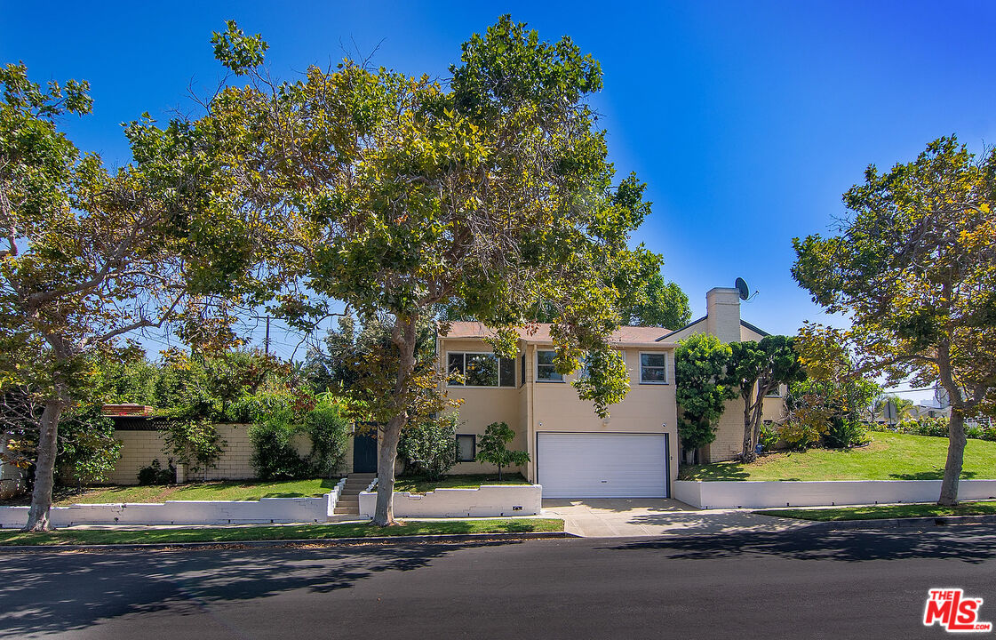 10537 Rochester Avenue Los Angeles, CA 90024 - Photo 4 of 52