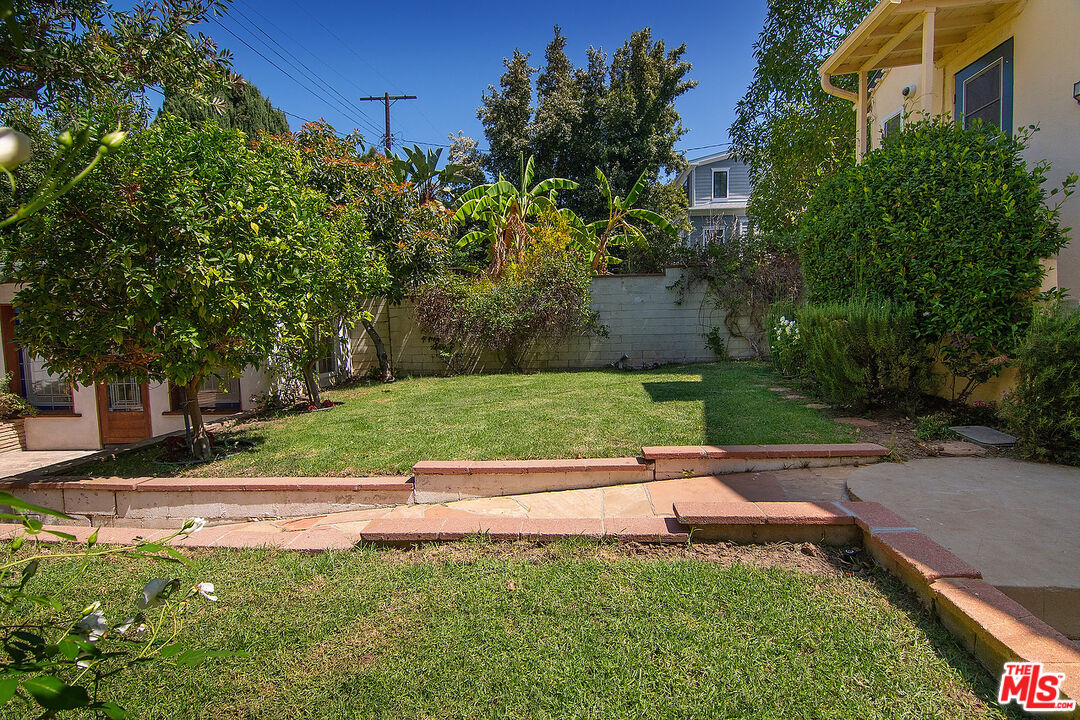 10537 Rochester Avenue Los Angeles, CA 90024 - Photo 44 of 52