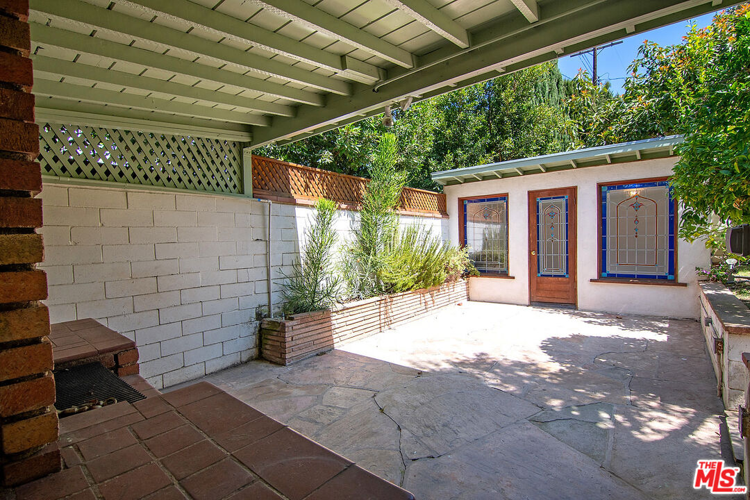 10537 Rochester Avenue Los Angeles, CA 90024 - Photo 48 of 52