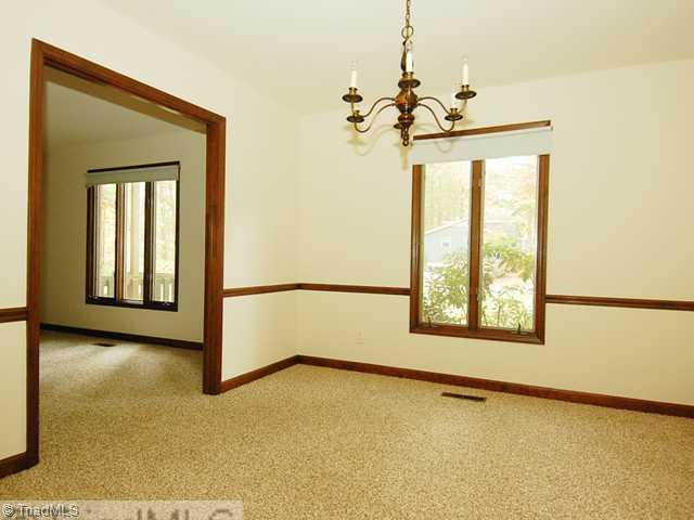 636 Drumheller Road Clemmons, NC 27012 - Photo 3 of 11 Dining Room.