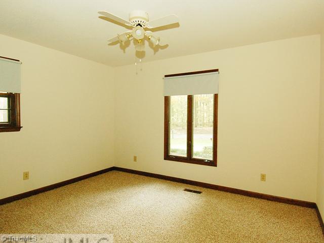 636 Drumheller Road Clemmons, NC 27012 - Photo 8 of 11 2nd Bedroom.