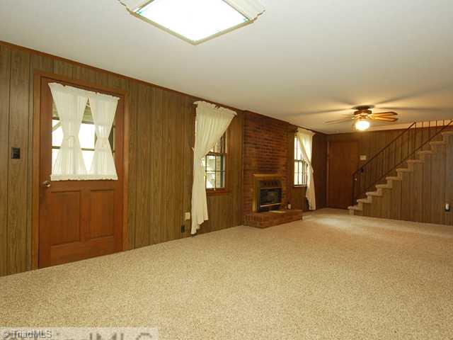 636 Drumheller Road Clemmons, NC 27012 - Photo 10 of 11 Playroom.