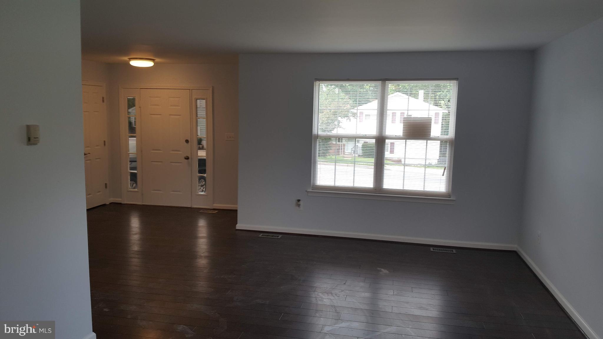3807 Milford Mill Road Baltimore, MD 21244 - Photo 6 of 30 Living Room