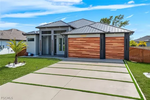 $985,000 | 3606 Southwest 3rd Street, Cape Coral, FL 33991