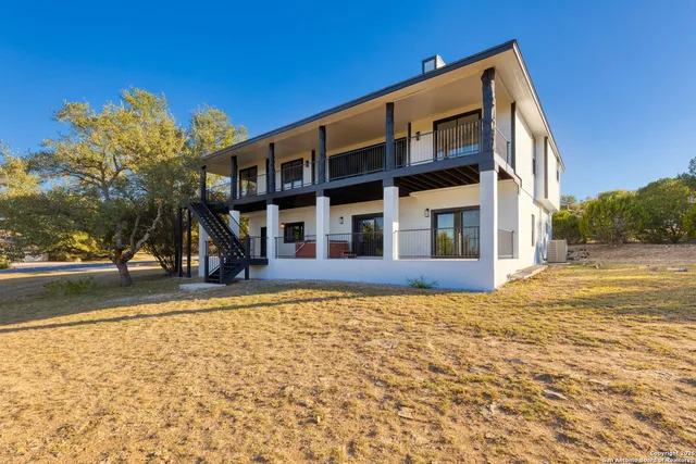 $994,500 | 141 Oak Shore Drive, Canyon Lake, TX 78133