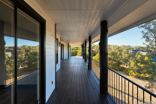 $994,500 | 141 Oak Shore Drive, Canyon Lake, TX 78133