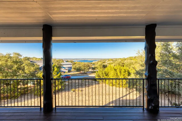 $994,500 | 141 Oak Shore Drive, Canyon Lake, TX 78133