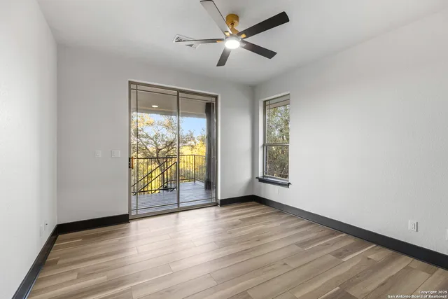 $994,500 | 141 Oak Shore Drive, Canyon Lake, TX 78133