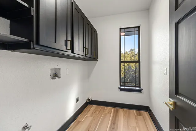 $994,500 | 141 Oak Shore Drive, Canyon Lake, TX 78133