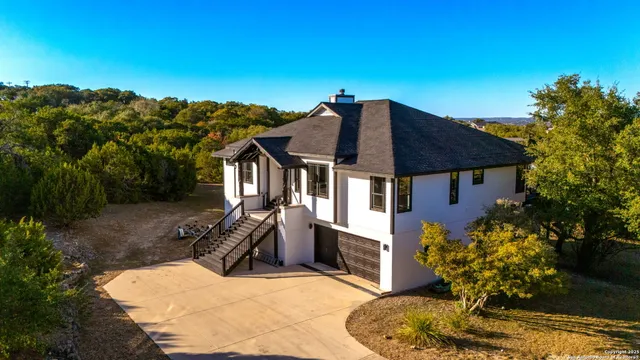 $994,500 | 141 Oak Shore Drive, Canyon Lake, TX 78133