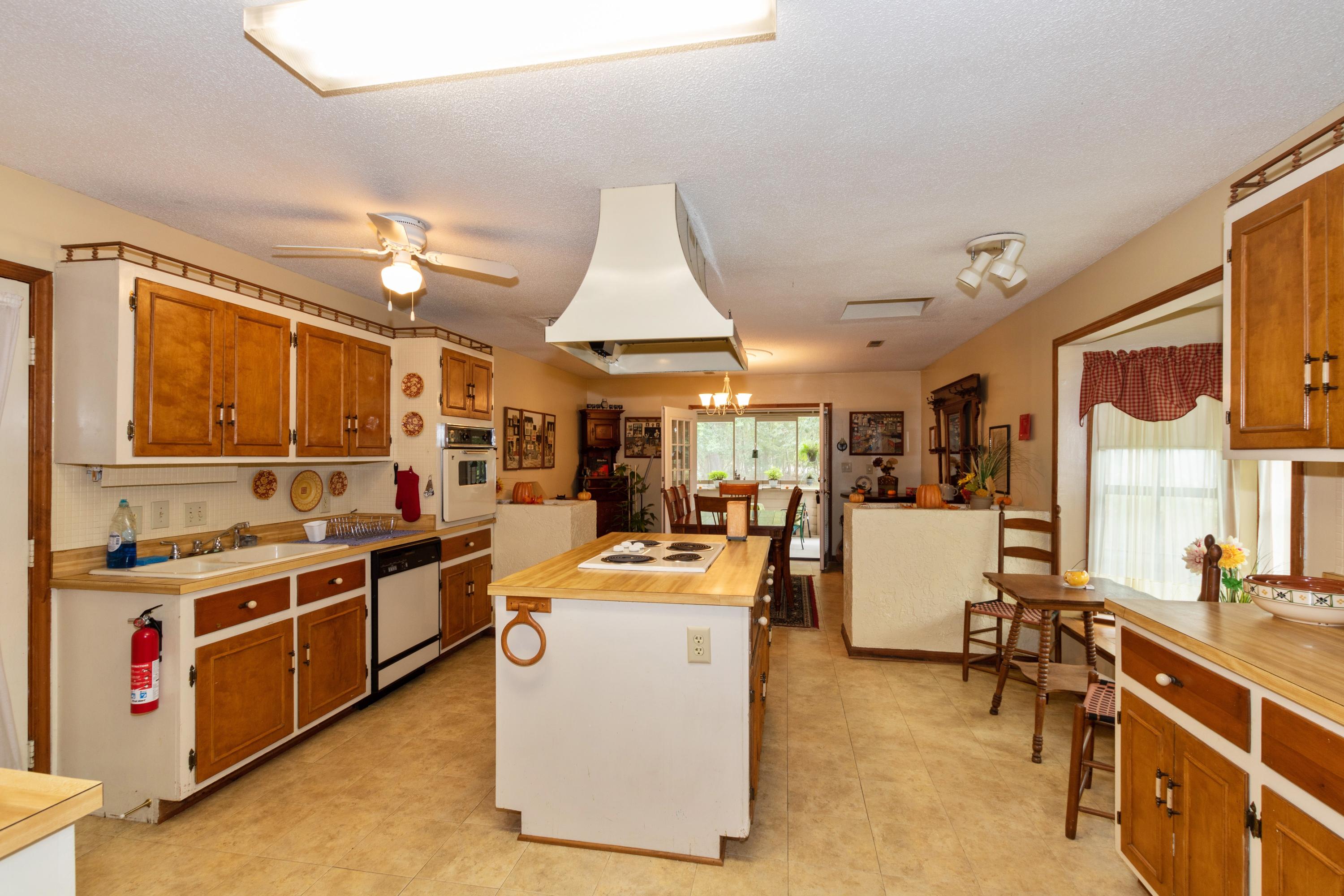 7357 Jacksonboro Road Round O, SC 29474 - Photo 8 of 36 06_7357JacksonboroRd_2006_HiRes