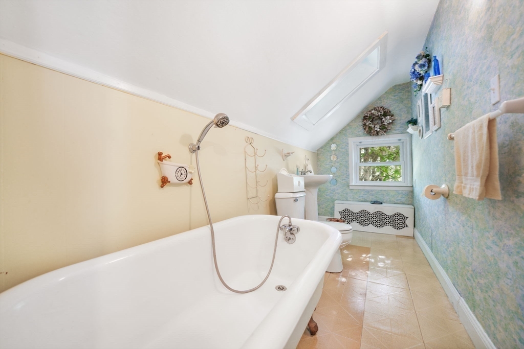 131 Fairhaven Road Mattapoisett, MA 02739 - Photo 32 of 37 Gallery Image 32