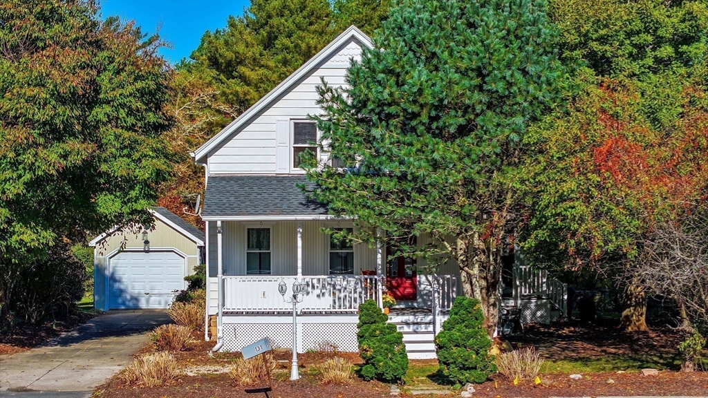 131 Fairhaven Road Mattapoisett, MA 02739 - Photo 7 of 37 Gallery Image 7