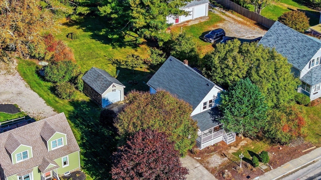 131 Fairhaven Road Mattapoisett, MA 02739 - Photo 9 of 37 Gallery Image 9