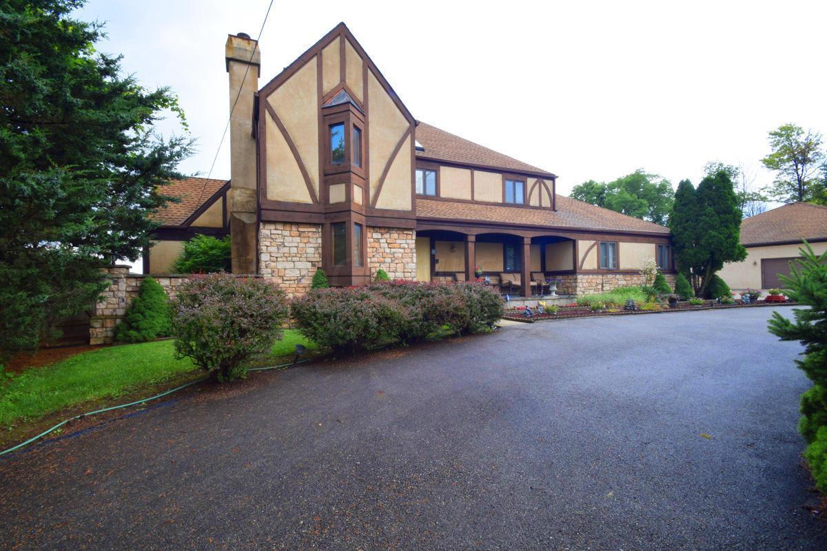 2320 McCutcheon Road Columbus, OH 43219 - Photo 1 of 36