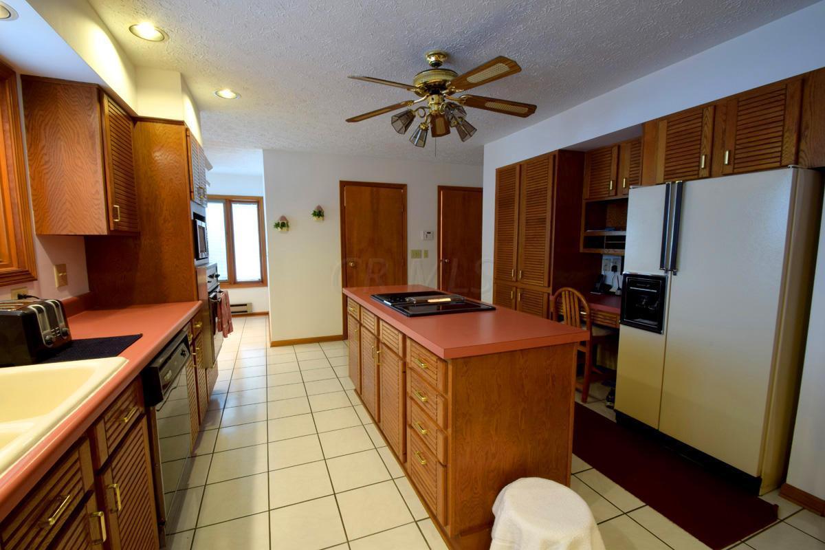 2320 McCutcheon Road Columbus, OH 43219 - Photo 22 of 36
