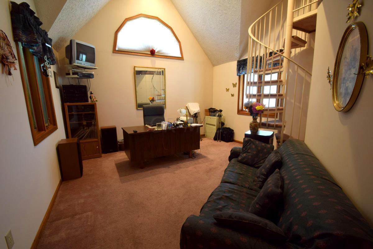 2320 McCutcheon Road Columbus, OH 43219 - Photo 27 of 36