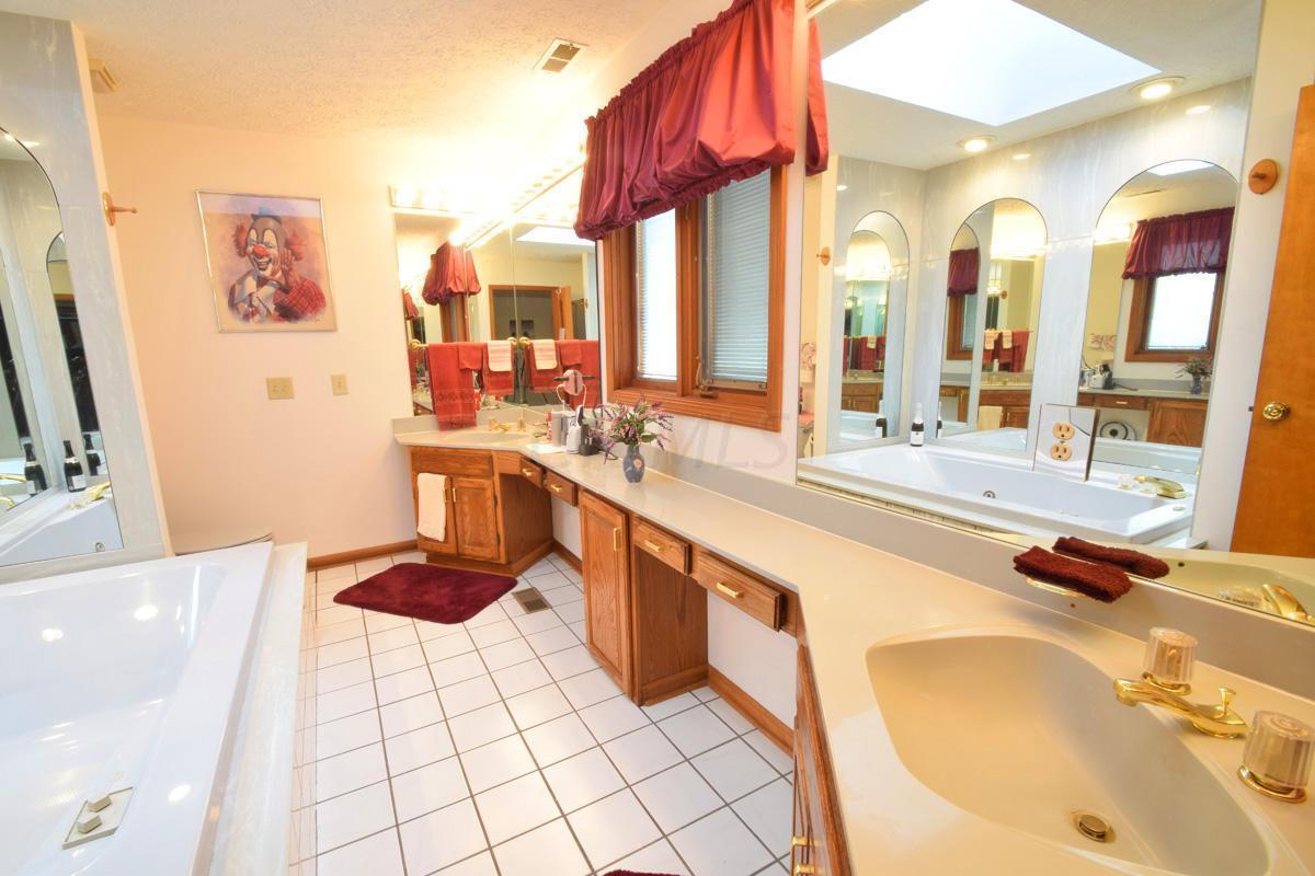 2320 McCutcheon Road Columbus, OH 43219 - Photo 29 of 36