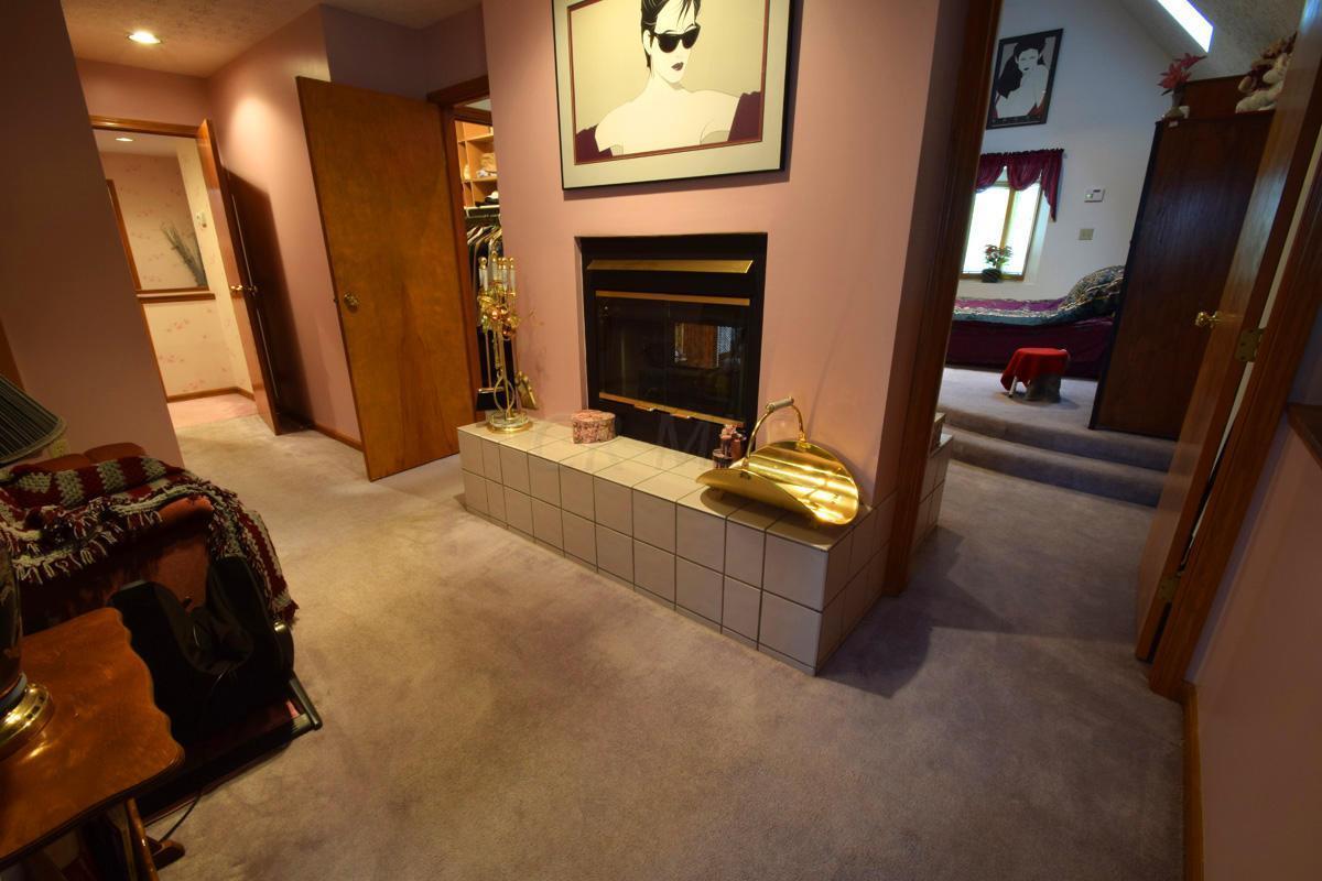 2320 McCutcheon Road Columbus, OH 43219 - Photo 7 of 36