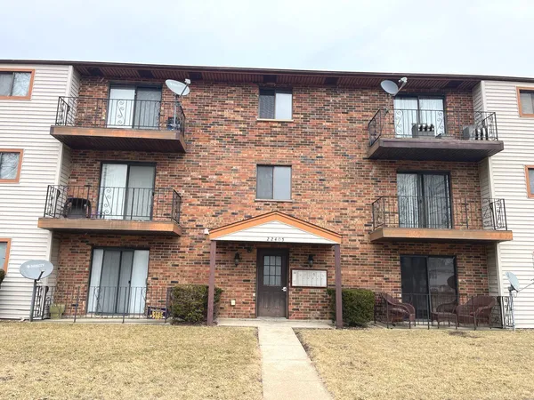 $1,600 | 22405 Thomas Drive, Unit 2S, Richton Park, IL 60471