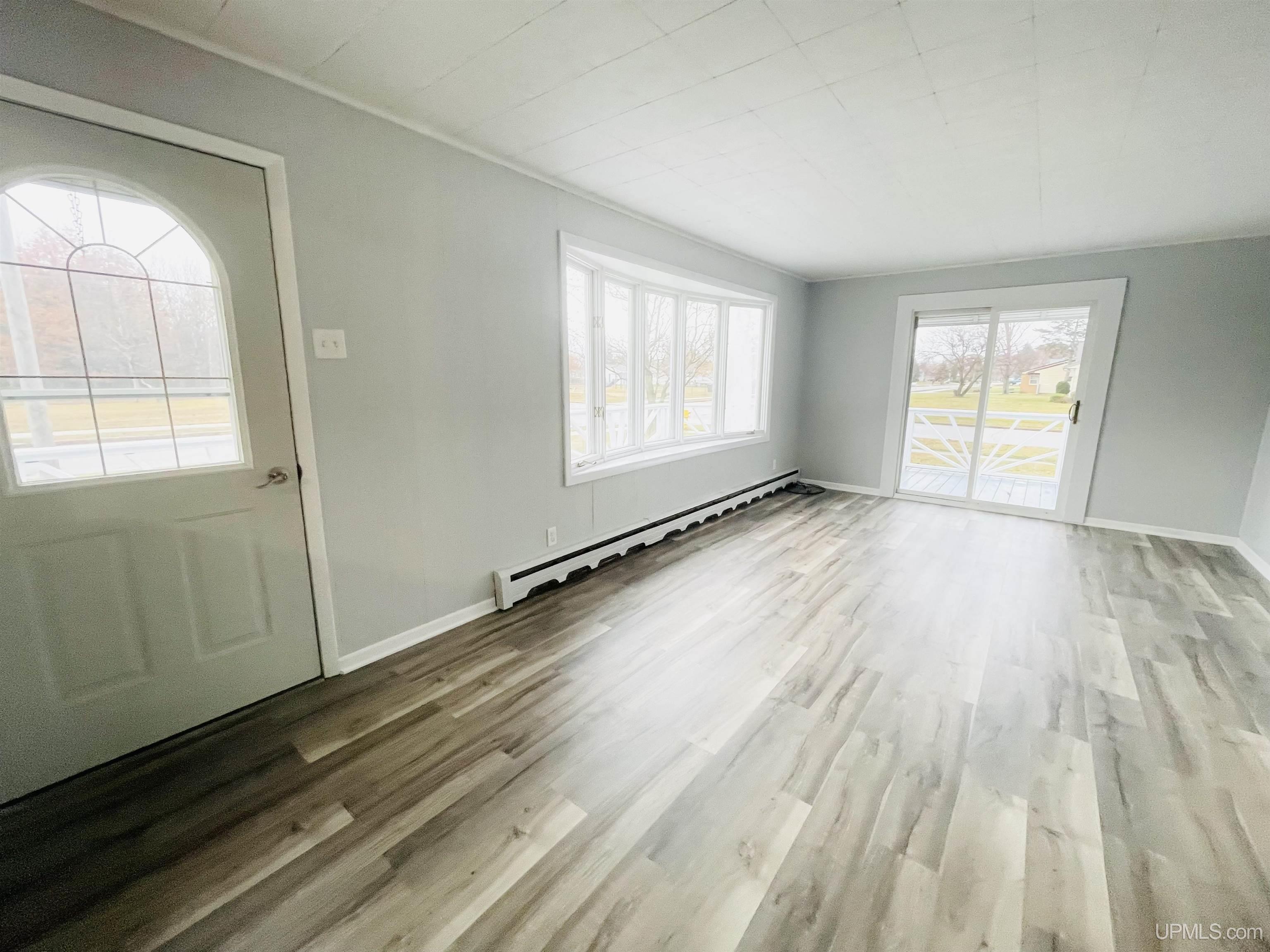2201 South 23rd Street Escanaba, MI 49829 - Photo 6 of 20