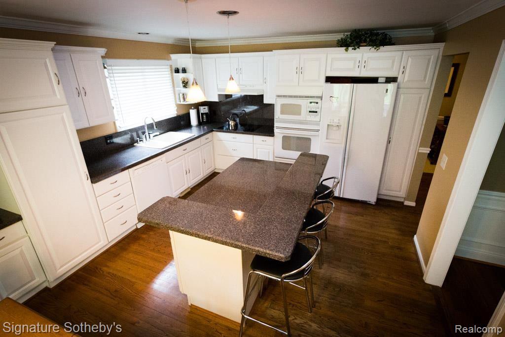 839 Stanford Circle Rochester, MI 48309 - Photo 12 of 48 Stradford Circle (21 of 50).jpg