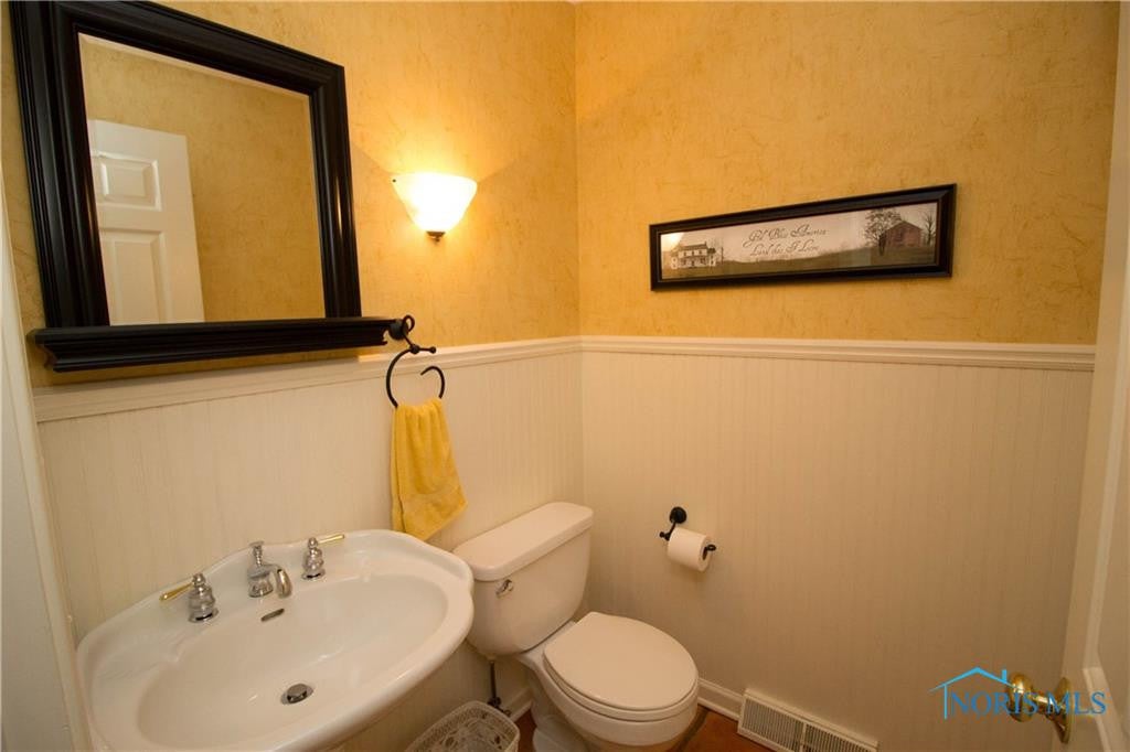 23810 Dunbridge Road Perrysburg, OH 43551 - Photo 9 of 33 Gallery Image 9