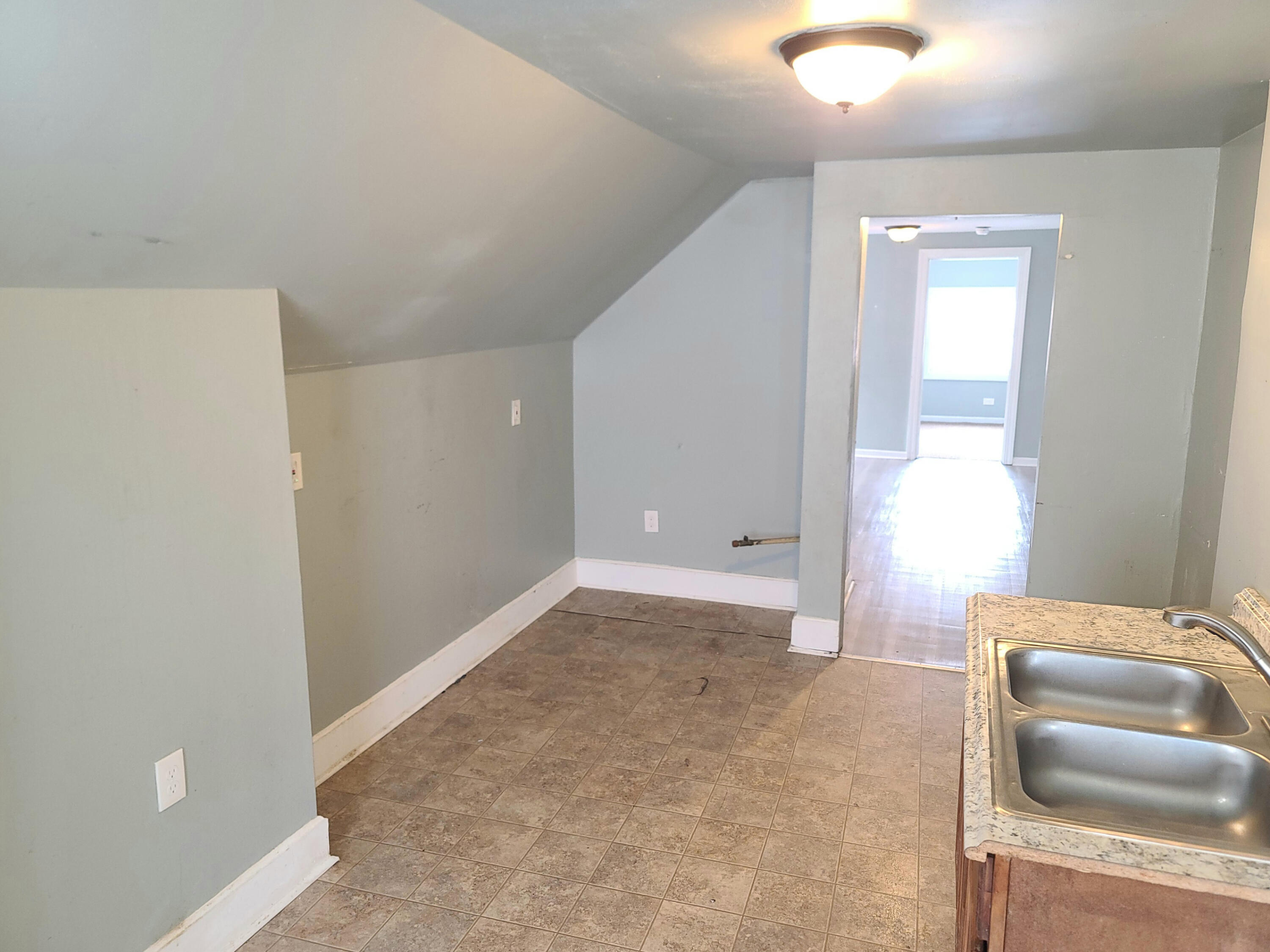 2616 North 38th Street Milwaukee, WI 53210 - Photo 21 of 26 Unit 2 kitchen (2)