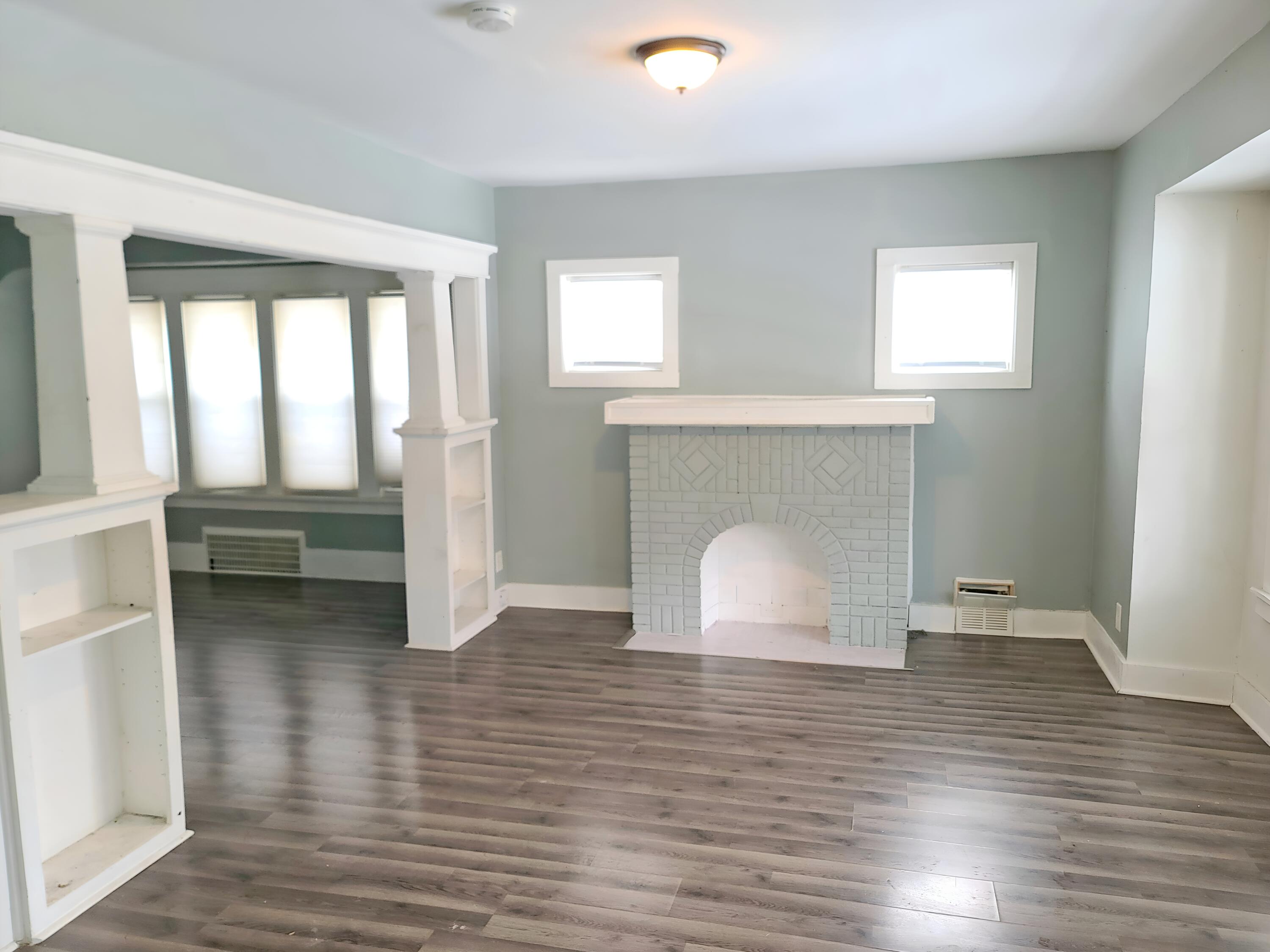 2616 North 38th Street Milwaukee, WI 53210 - Photo 8 of 26 Unit 1 living rm (1)