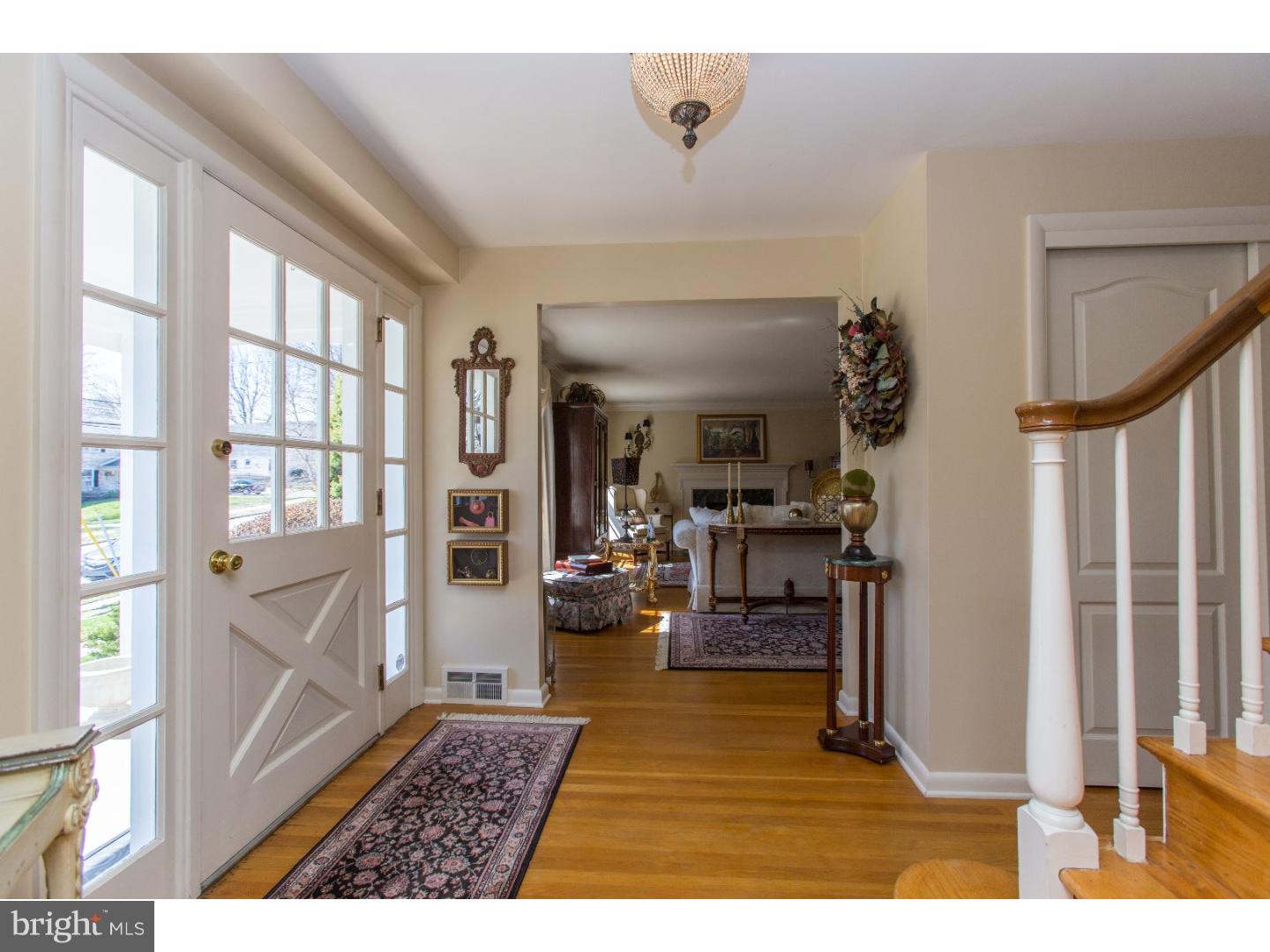 628 Barry Drive Springfield, PA 19064 - Photo 2 of 25 Foyer